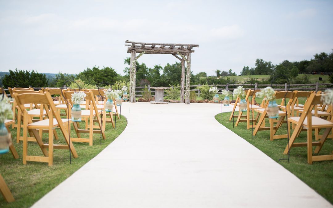 Megan & Zach get married {Diamond H3 Ranch, Weatherford Texas}